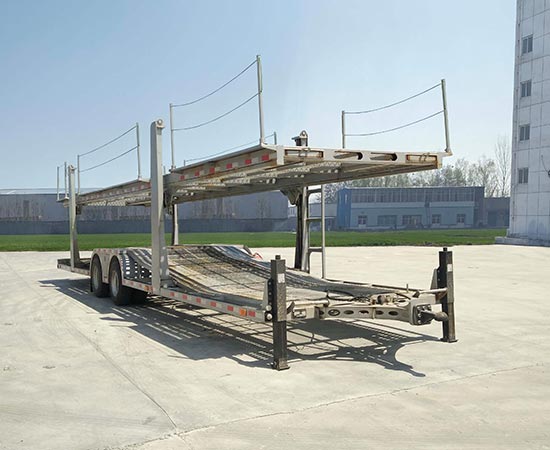 中置軸轎運(yùn)車